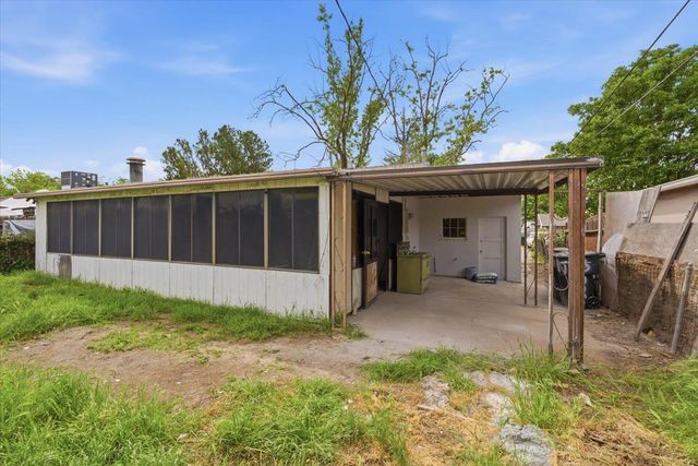 2436 Knoll St, Sacramento, CA 95815