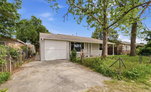 2436 Knoll St, Sacramento, CA 95815