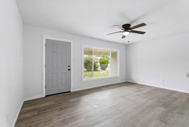 2436 Knoll St, Sacramento, CA 95815