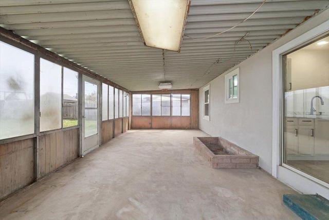 2436 Knoll St, Sacramento, CA 95815