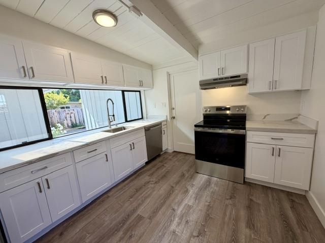 3271 Bryant Street, Palo Alto, CA 94306