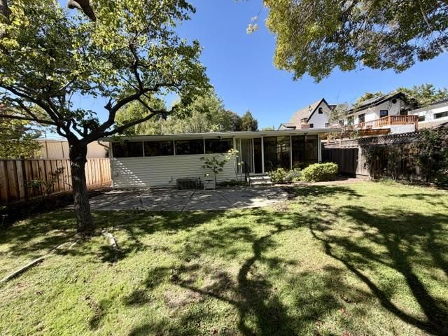 3271 Bryant Street, Palo Alto, CA 94306