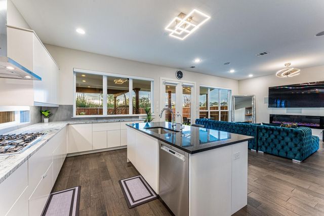 4013 Ivanhoe Lane, Dallas, TX 75212