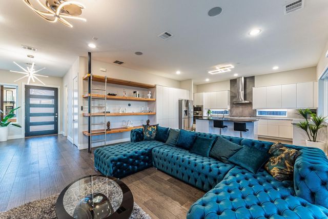 4013 Ivanhoe Lane, Dallas, TX 75212