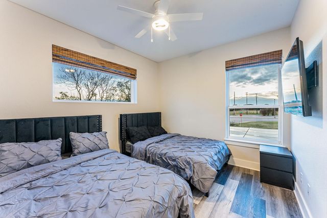 4013 Ivanhoe Lane, Dallas, TX 75212