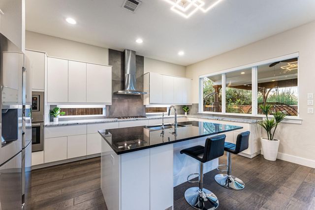 4013 Ivanhoe Lane, Dallas, TX 75212