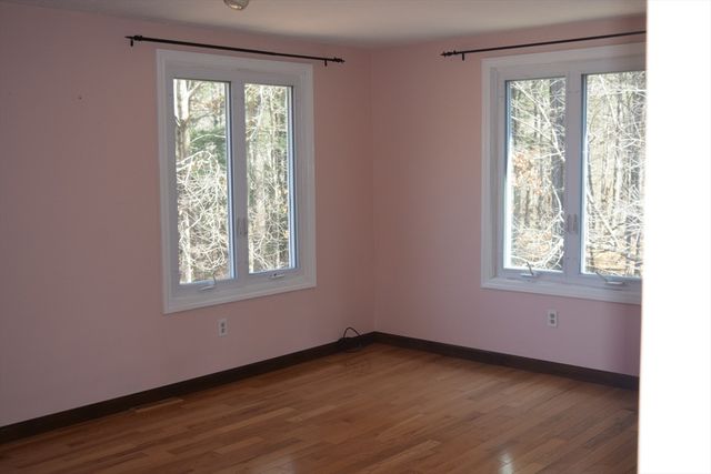 11 Hilltop Ln 11, Easton, MA 02375