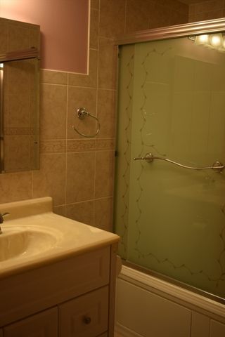 11 Hilltop Ln 11, Easton, MA 02375