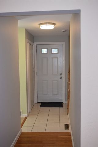 11 Hilltop Ln 11, Easton, MA 02375