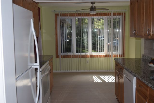 11 Hilltop Ln 11, Easton, MA 02375