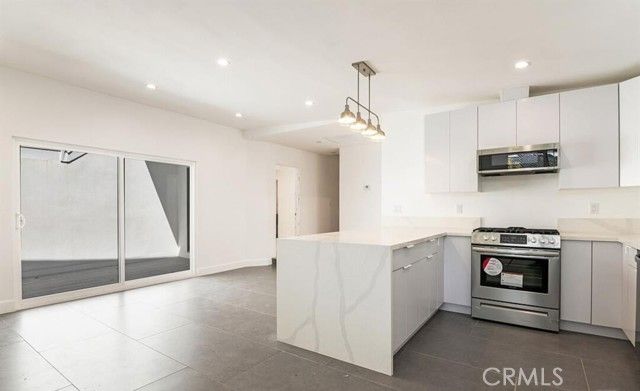 1426 Elevado, Los Angeles, CA 90026