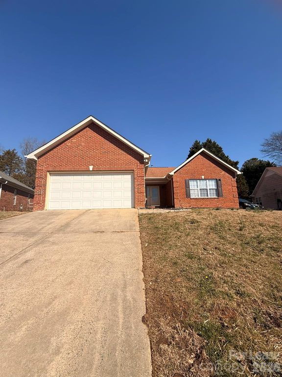 4014 Racoon Court, Matthews, NC 28105