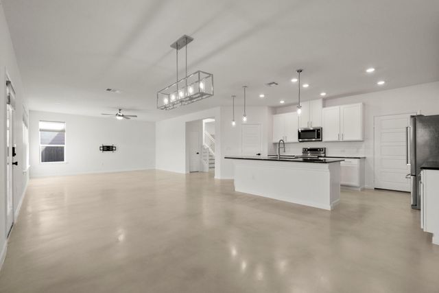 7400 Lowery XING, Austin, TX 78744