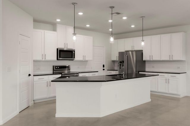 7400 Lowery XING, Austin, TX 78744