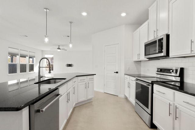 7400 Lowery XING, Austin, TX 78744