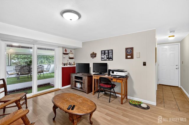 35 Mitchell Avenue, Piscataway, NJ 08854