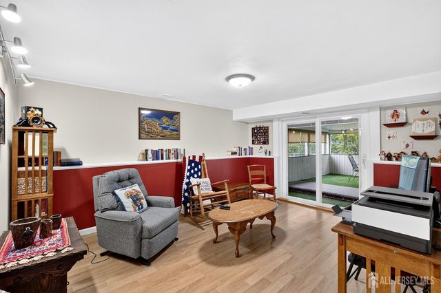35 Mitchell Avenue, Piscataway, NJ 08854