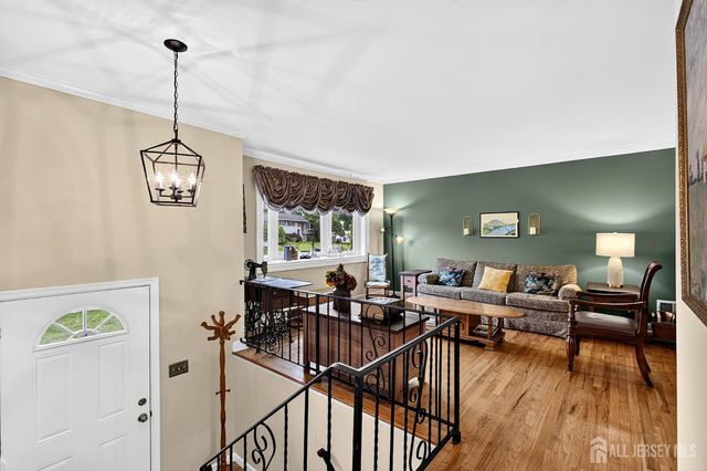 35 Mitchell Avenue, Piscataway, NJ 08854