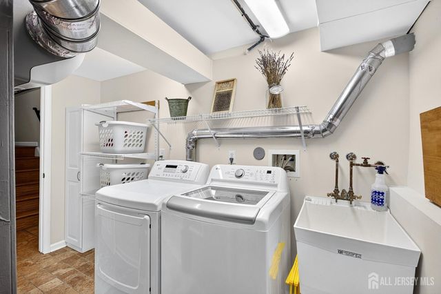 35 Mitchell Avenue, Piscataway, NJ 08854