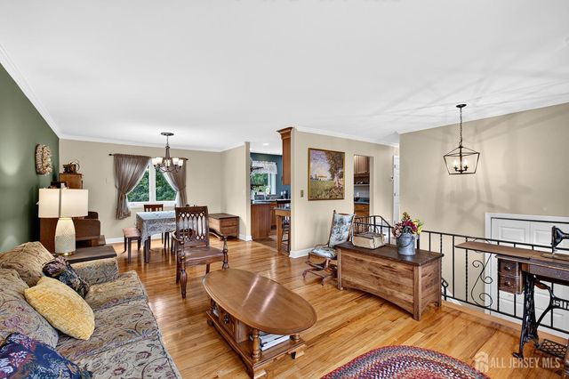 35 Mitchell Avenue, Piscataway, NJ 08854