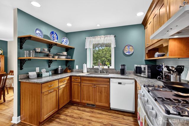 35 Mitchell Avenue, Piscataway, NJ 08854