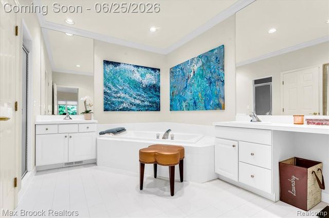 7330 Crackling Creek Circle 4, West Bloomfield, MI 48322