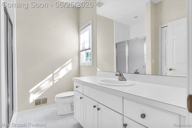 7330 Crackling Creek Circle 4, West Bloomfield, MI 48322