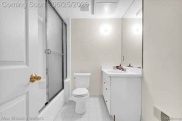 7330 Crackling Creek Circle 4, West Bloomfield, MI 48322