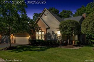 7330 Crackling Creek Circle 4, West Bloomfield, MI 48322