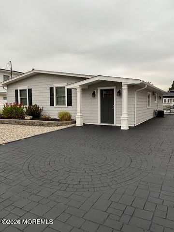 328 Maria Drive, Toms River, NJ 08753