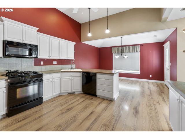 1641 E HEITMAN Ave, La Center, WA 98629