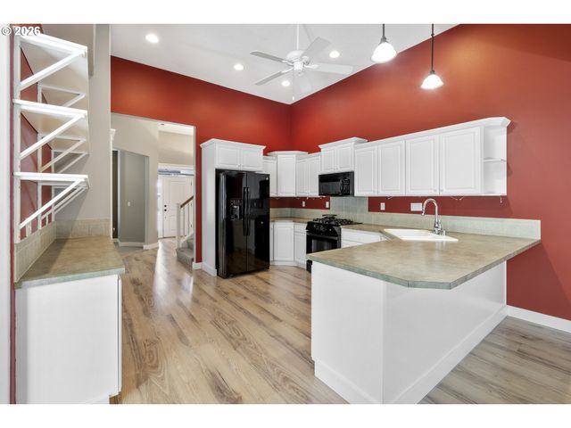 1641 E HEITMAN Ave, La Center, WA 98629