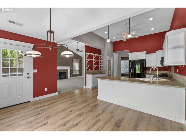 1641 E HEITMAN Ave, La Center, WA 98629