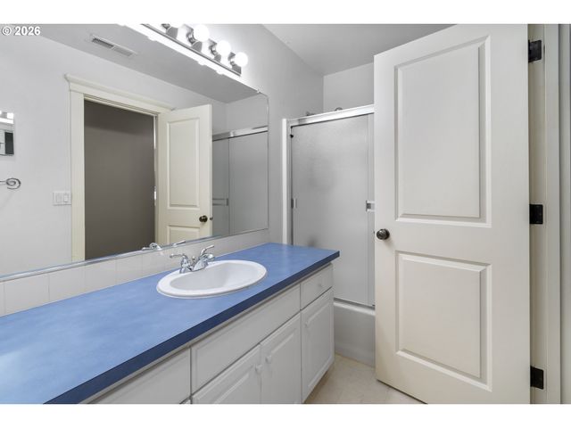 1641 E HEITMAN Ave, La Center, WA 98629