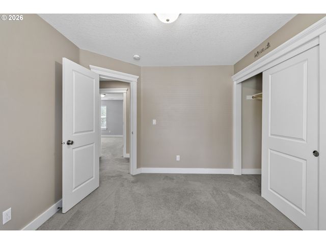 1641 E HEITMAN Ave, La Center, WA 98629