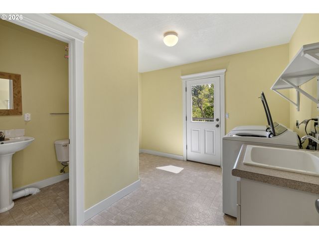 1641 E HEITMAN Ave, La Center, WA 98629