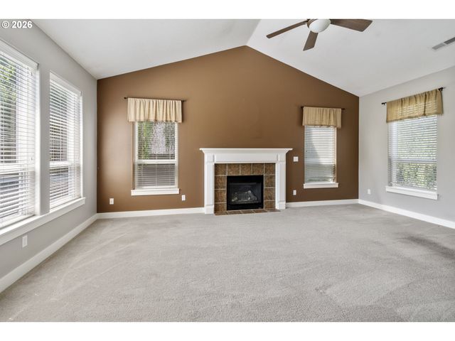 1641 E HEITMAN Ave, La Center, WA 98629