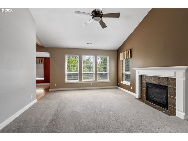 1641 E HEITMAN Ave, La Center, WA 98629