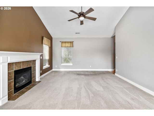 1641 E HEITMAN Ave, La Center, WA 98629