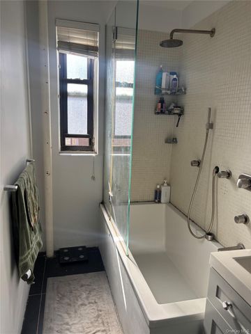 7711 35th Avenue 4C, Jackson Heights, NY 11372