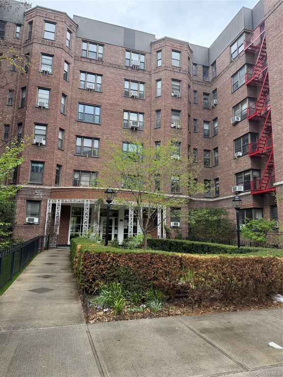 7711 35th Avenue 4C, Jackson Heights, NY 11372