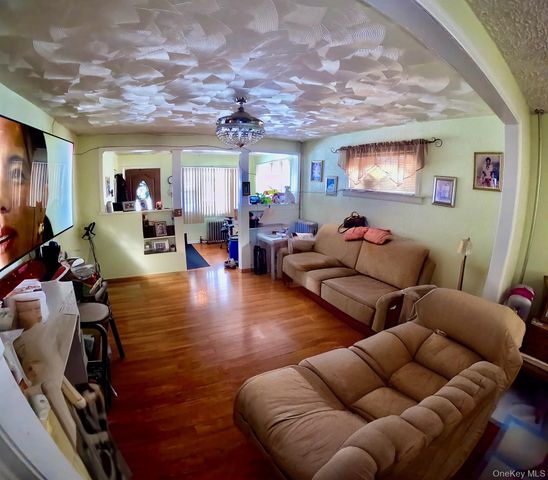 117-16 201 Place, Saint Albans, NY 11412