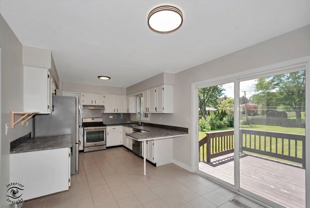 2n314 Euclid Avenue, Glen Ellyn, IL 60137