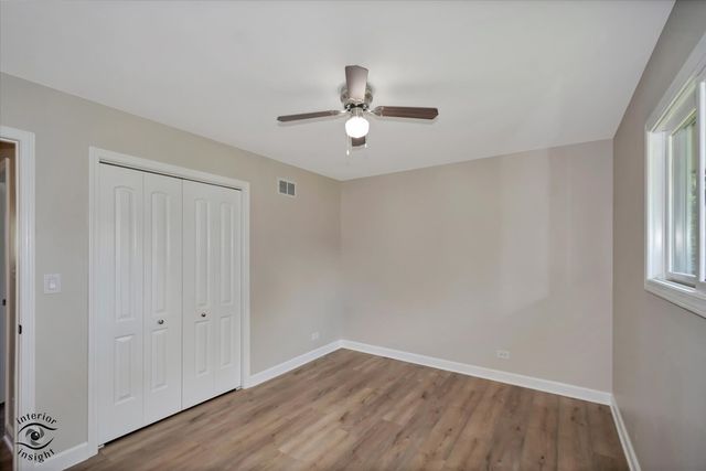 2n314 Euclid Avenue, Glen Ellyn, IL 60137