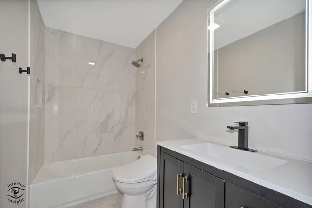 2n314 Euclid Avenue, Glen Ellyn, IL 60137