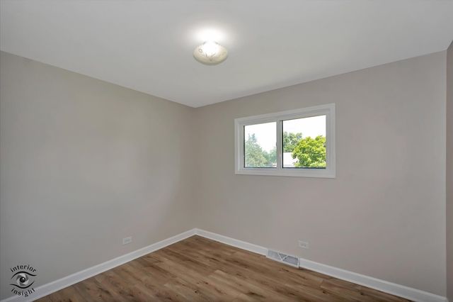2n314 Euclid Avenue, Glen Ellyn, IL 60137