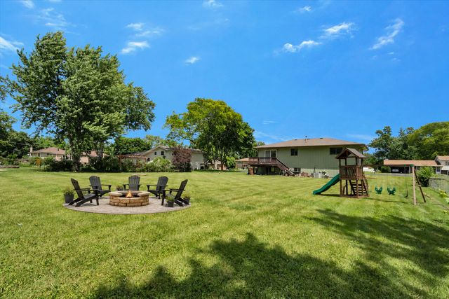 2n314 Euclid Avenue, Glen Ellyn, IL 60137