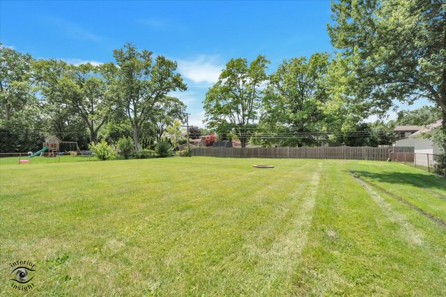 2n314 Euclid Avenue, Glen Ellyn, IL 60137