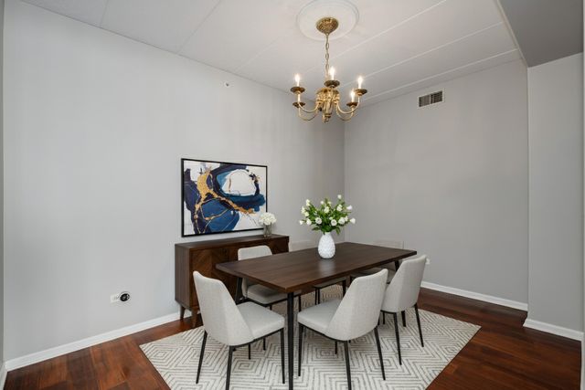 1731 Pavilion Way Way 405, Park Ridge, IL 60068