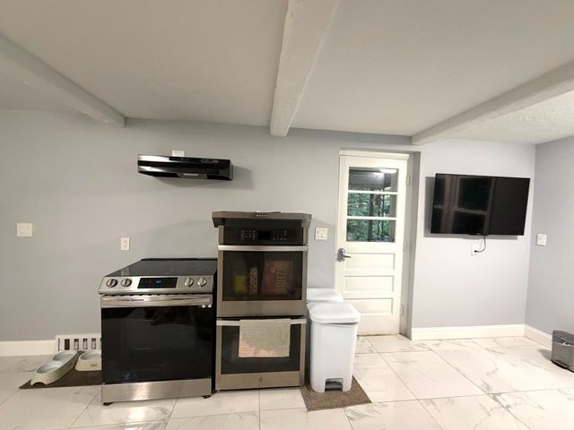 40 Neal St, Walpole, MA 02081
